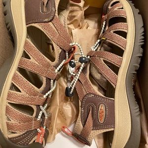 Keen Whisper sandals NWT